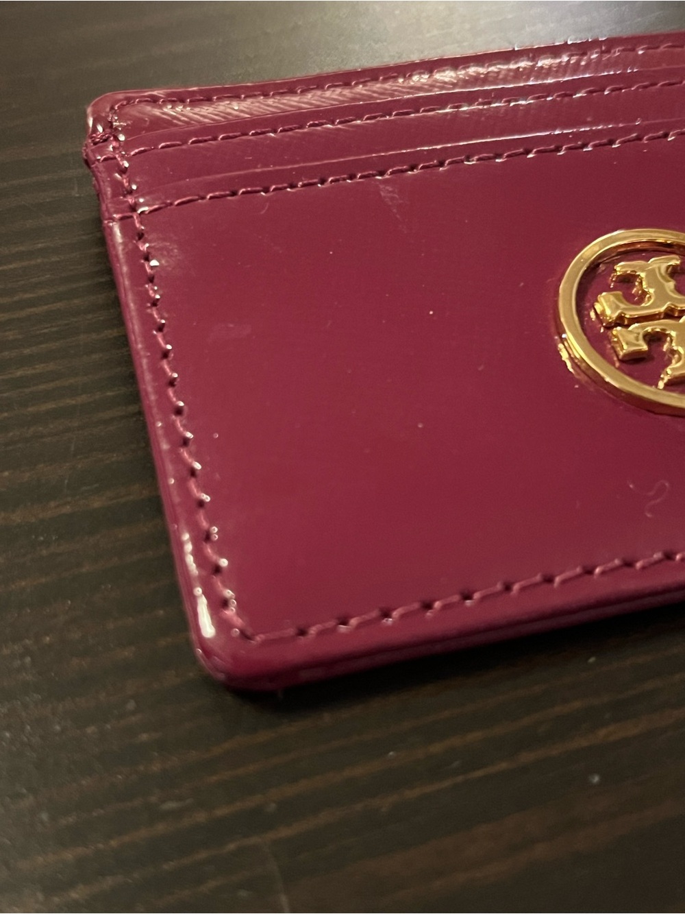 Tory Burch Robinson Patent Leather Card Holder Burgundy Gold Logo - Picture 3 of 5